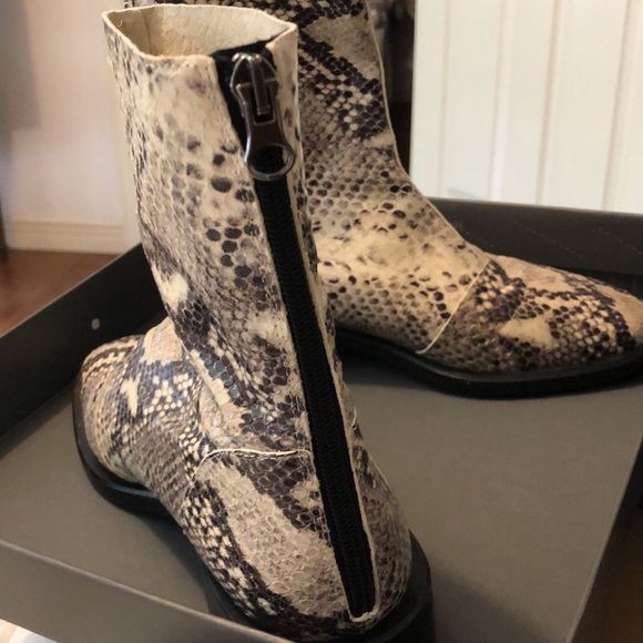 Eden heeled bootie - Picture 2 of 6